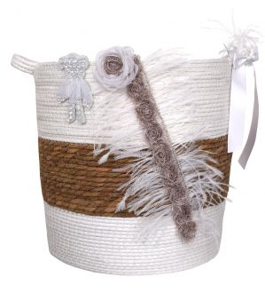NstNastasia Ψάθινο Καλάθι Βάπτισης Λευκό Ασημί Μεταξωτά Λουλούδια Φτερά 1923